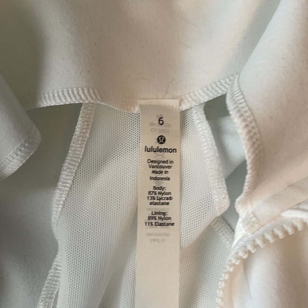 Lululemon Jacket - Picture 3 of 4